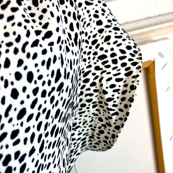 Papaya Black and White Flutter Sleeve Peplum Blouse tie neck - Picture 6 of 11